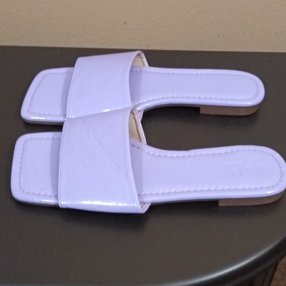 NWT Women's Charlotte Russe Slip On Sandals - Picture 2 of 5
